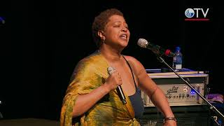 LiveAtTheRialto Lisa Fischer [upl. by Einohtna]