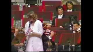 MOZART Clarinet Concerto Rico Saccani conductor Sabine Meyer solo [upl. by Hube545]