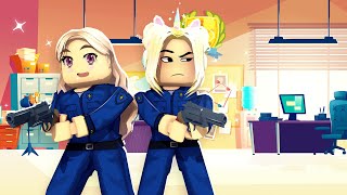 RONJA und ISY arbeiten 1 TAG bei der BROOKHAVEN POLIZEI  Roblox Brookhaven RP [upl. by Aniv]