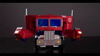 TRANSFORMERS AutoConverting Optimus Prime Built by Robosen [upl. by Cassie]